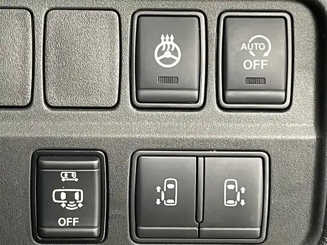 日産 セレナ ハイウェイS V アーバンクロム 熊本県 2021(令3)年 3.9万km ダイヤモンドブラック 純正ナビ（ＣＤ・ＤＶＤ・フルセグ・ＢＴ）/全周囲カメラ　/純正後席モニター　/ビルトインＥＴＣ　/純正前方ドライブレコーダー　/両側パワースライドドア　/レーダークルーズコントロール/前後クリアランスソナー　/前席シートヒーター/ステアリングヒーター/プロパイロット/エマージェンシーブレーキ/レーンキープアシスト/標識認識機能/横滑り防止/アイドリングストップ/電動パーキングブレーキ/ブレーキホールド/インテリジェントルームミラー/純正フロアマット/純正１６インチAW/オートライト/LEDヘッドライト/フォグライト/スマートキー/プッシュスタート