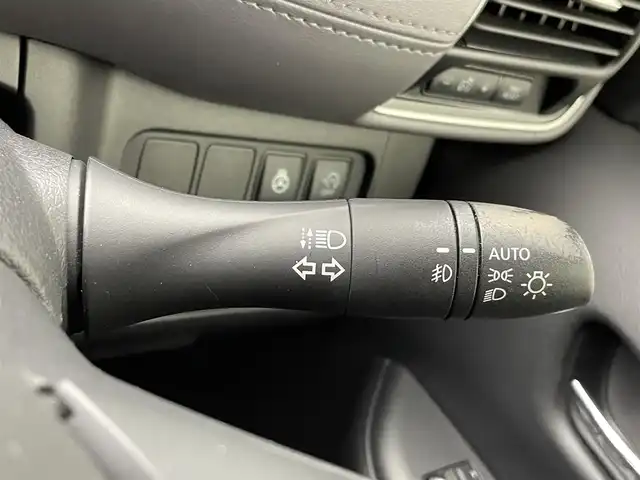日産 セレナ ハイウェイS V アーバンクロム 熊本県 2021(令3)年 3.9万km ダイヤモンドブラック 純正ナビ（ＣＤ・ＤＶＤ・フルセグ・ＢＴ）/全周囲カメラ　/純正後席モニター　/ビルトインＥＴＣ　/純正前方ドライブレコーダー　/両側パワースライドドア　/レーダークルーズコントロール/前後クリアランスソナー　/前席シートヒーター/ステアリングヒーター/プロパイロット/エマージェンシーブレーキ/レーンキープアシスト/標識認識機能/横滑り防止/アイドリングストップ/電動パーキングブレーキ/ブレーキホールド/インテリジェントルームミラー/純正フロアマット/純正１６インチAW/オートライト/LEDヘッドライト/フォグライト/スマートキー/プッシュスタート