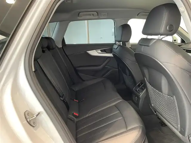 アウディ Ａ４ 2.0 TFSI クワトロ スポーツ Sライン PKG 愛知県 2018(平30)年 4.9万km グレイシアホワイトメタリック バーチャルコクピット　/マトリクスＬＥＤ　/ＭＭＩナビゲーション　/Ｂｌｕｅｔｏｏｔｈ　/フルセグＴＶ　/３６０度カメラ　/ブラックレザー　/シートヒーター/パワーシート　/ＡＣＣ　/ＬＫＡ　/ＢＳＭ　/ドライブレコーダー　/ＥＴＣ2.0/プッシュスタート/ウィンカーミラー/アイドリングストップ