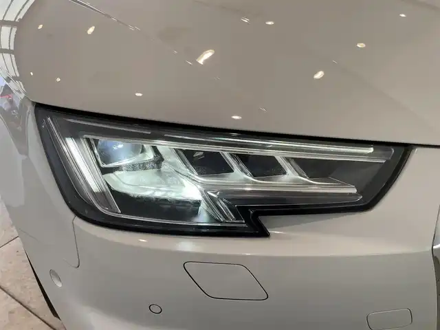アウディ Ａ４ 2.0 TFSI クワトロ スポーツ Sライン PKG 愛知県 2018(平30)年 4.9万km グレイシアホワイトメタリック バーチャルコクピット　/マトリクスＬＥＤ　/ＭＭＩナビゲーション　/Ｂｌｕｅｔｏｏｔｈ　/フルセグＴＶ　/３６０度カメラ　/ブラックレザー　/シートヒーター/パワーシート　/ＡＣＣ　/ＬＫＡ　/ＢＳＭ　/ドライブレコーダー　/ＥＴＣ2.0/プッシュスタート/ウィンカーミラー/アイドリングストップ