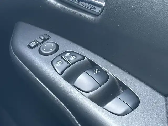 日産 セレナ e－パワー ハイウェイスター V 島根県 2020(令2)年 5.9万km ブリリアントホワイトパール プロパイロット/純正10インチナビ/CD/DVD/Blu-ray/DTV/Bluetooth/アラウンドビューモニター/純正フリップダウンモニター/両側パワースライドドア/社外AW付きスタッドレス積み込み/ステアリングスイッチ/デジタルインナーミラー /LEDオートライト/オートハイビーム/コーナーセンサー /BSM/ドライブレコーダー/ビルトインETC/後席エアコン/フロアマット/ドアバイザー