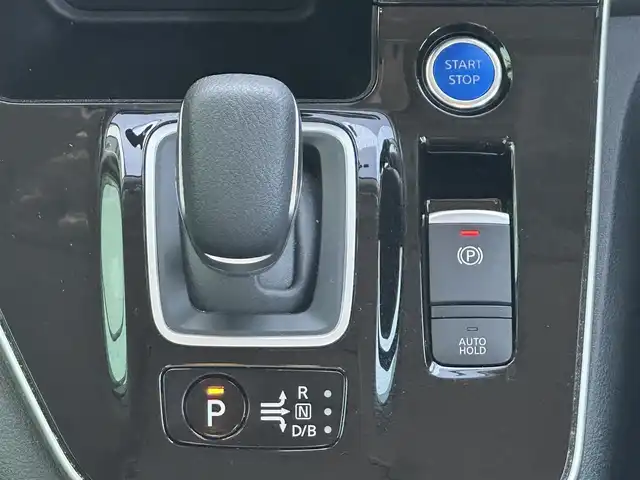日産 セレナ e－パワー ハイウェイスター V 島根県 2020(令2)年 5.9万km ブリリアントホワイトパール プロパイロット/純正10インチナビ/CD/DVD/Blu-ray/DTV/Bluetooth/アラウンドビューモニター/純正フリップダウンモニター/両側パワースライドドア/社外AW付きスタッドレス積み込み/ステアリングスイッチ/デジタルインナーミラー /LEDオートライト/オートハイビーム/コーナーセンサー /BSM/ドライブレコーダー/ビルトインETC/後席エアコン/フロアマット/ドアバイザー