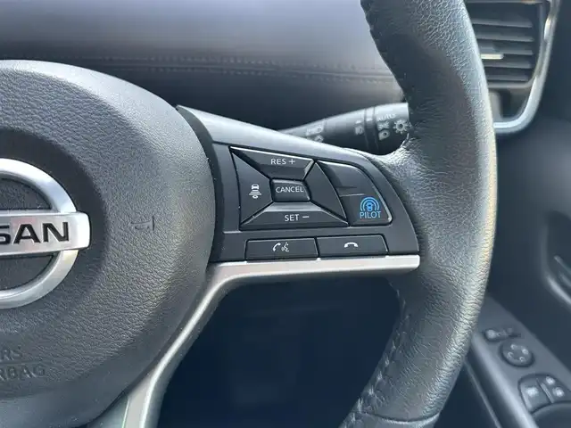 日産 セレナ e－パワー ハイウェイスター V 島根県 2020(令2)年 5.9万km ブリリアントホワイトパール プロパイロット/純正10インチナビ/CD/DVD/Blu-ray/DTV/Bluetooth/アラウンドビューモニター/純正フリップダウンモニター/両側パワースライドドア/社外AW付きスタッドレス積み込み/ステアリングスイッチ/デジタルインナーミラー /LEDオートライト/オートハイビーム/コーナーセンサー /BSM/ドライブレコーダー/ビルトインETC/後席エアコン/フロアマット/ドアバイザー