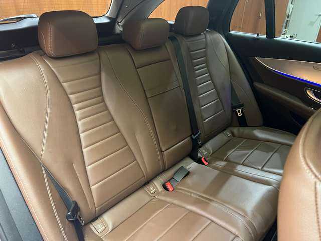 メルセデス・ベンツ Ｍ・ベンツ Ｅ２２０ｄ 4マチック オールテレイン 千葉県 2019(平31)年 5.4万km セレナイトグレー エクスクルーシブＰＫＧ　/パノラマＳＲ　/カールソン製ＡＷ　/純正ナビ　/３６０°カメラ　/ＡＣＣ　/ＨＵＤ　/茶革　/シートヒーター　/ベンチレーター　/パワーシート　/ＬＥＤヘッドライト　/ハイビームアシスト