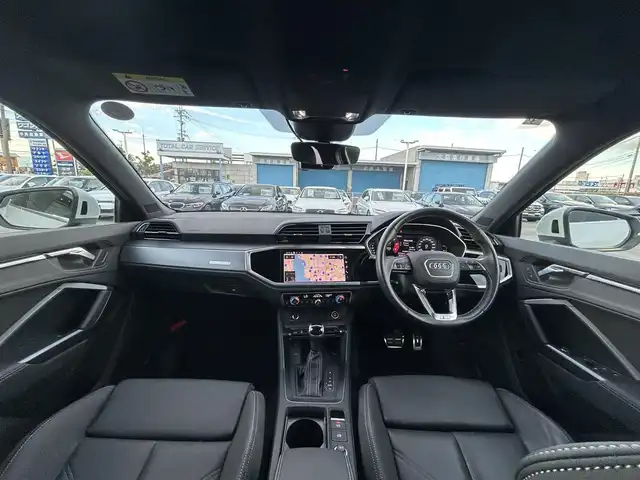 アウディ Ｑ３ SB 35TDIクワトロ Sライン 滋賀県 2021(令3)年 3.8万km グレイシアホワイトメタリック バーチャルコックピット/純正ナビ/（BT/USB/CarPlay）/３６０°カメラ/ベーシックパッケージ/・シートヒーター/・オートマチックテールゲート/・パワーシート/・Audiホールドシステム/アシスタンスパッケージ/・アダプティブクルーズアシスト/・ハイビームアシスト/・サイドアシスト/・リアクロストラフィックアシスト/プラスパッケージ/・パーシャルレザー/・マルチカラーアンビエントライティング/・純正19インチアルミホイール/テクノロジーパッケージ/・スマートフォンインターフェース/・ワイヤレスチャージング