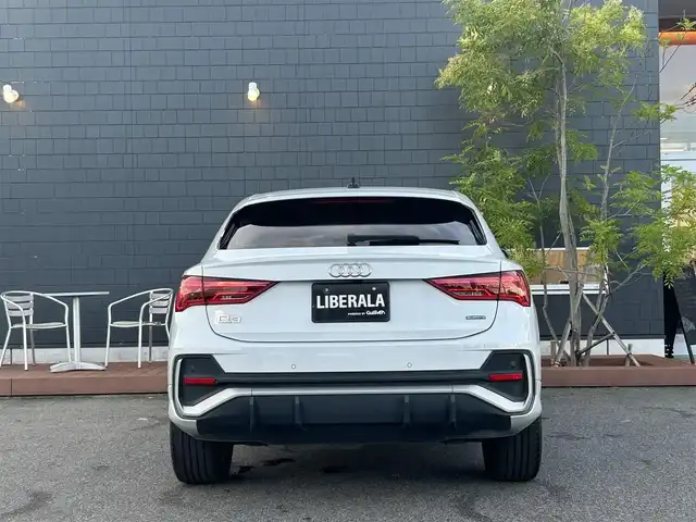 アウディ Ｑ３ SB 35TDIクワトロ Sライン 滋賀県 2021(令3)年 3.8万km グレイシアホワイトメタリック バーチャルコックピット/純正ナビ/（BT/USB/CarPlay）/３６０°カメラ/ベーシックパッケージ/・シートヒーター/・オートマチックテールゲート/・パワーシート/・Audiホールドシステム/アシスタンスパッケージ/・アダプティブクルーズアシスト/・ハイビームアシスト/・サイドアシスト/・リアクロストラフィックアシスト/プラスパッケージ/・パーシャルレザー/・マルチカラーアンビエントライティング/・純正19インチアルミホイール/テクノロジーパッケージ/・スマートフォンインターフェース/・ワイヤレスチャージング