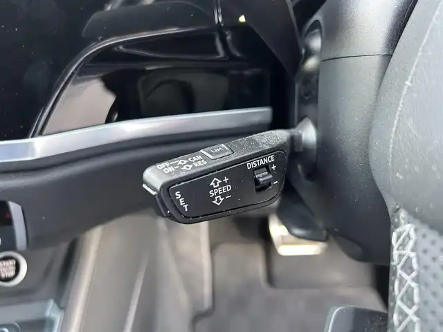 アウディ Ｑ３ SB 35TDIクワトロ Sライン 滋賀県 2021(令3)年 3.8万km グレイシアホワイトメタリック バーチャルコックピット/純正ナビ/（BT/USB/CarPlay）/３６０°カメラ/ベーシックパッケージ/・シートヒーター/・オートマチックテールゲート/・パワーシート/・Audiホールドシステム/アシスタンスパッケージ/・アダプティブクルーズアシスト/・ハイビームアシスト/・サイドアシスト/・リアクロストラフィックアシスト/プラスパッケージ/・パーシャルレザー/・マルチカラーアンビエントライティング/・純正19インチアルミホイール/テクノロジーパッケージ/・スマートフォンインターフェース/・ワイヤレスチャージング