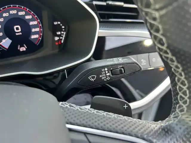 アウディ Ｑ３ SB 35TDIクワトロ Sライン 滋賀県 2021(令3)年 3.8万km グレイシアホワイトメタリック バーチャルコックピット/純正ナビ/（BT/USB/CarPlay）/３６０°カメラ/ベーシックパッケージ/・シートヒーター/・オートマチックテールゲート/・パワーシート/・Audiホールドシステム/アシスタンスパッケージ/・アダプティブクルーズアシスト/・ハイビームアシスト/・サイドアシスト/・リアクロストラフィックアシスト/プラスパッケージ/・パーシャルレザー/・マルチカラーアンビエントライティング/・純正19インチアルミホイール/テクノロジーパッケージ/・スマートフォンインターフェース/・ワイヤレスチャージング