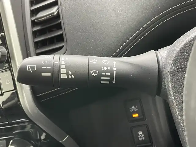 日産 セレナ e－パワー ハイウェイスター V 岡山県 2019(平31)年 5.3万km ダイヤモンドブラック 純正９型ナビ(MM518D-L)/【CD/DVD/BT/HDMI/フルセグ】/純正フリップダウンモニター/全周囲カメラ　/両側パワースライドドア/シートヒーター　/ＬＥＤヘッドライト　/ＥＴＣ　/ドライブレコーダー前後　/ステアリングヒーター/コーナーセンサー前後/オートライト/ステアリングヒーター/TVキャンセラー/後席サンシェイド/ステアリングスイッチ/ドアバイザー/新車保証書/取扱説明書