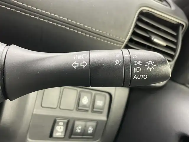 日産 セレナ e－パワー ハイウェイスター V 岡山県 2019(平31)年 5.3万km ダイヤモンドブラック 純正９型ナビ(MM518D-L)/【CD/DVD/BT/HDMI/フルセグ】/純正フリップダウンモニター/全周囲カメラ　/両側パワースライドドア/シートヒーター　/ＬＥＤヘッドライト　/ＥＴＣ　/ドライブレコーダー前後　/ステアリングヒーター/コーナーセンサー前後/オートライト/ステアリングヒーター/TVキャンセラー/後席サンシェイド/ステアリングスイッチ/ドアバイザー/新車保証書/取扱説明書