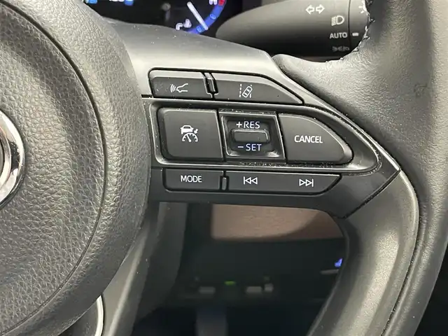 トヨタ ヤリスクロス ハイブリッド Z 愛知県 2020(令2)年 4.9万km ブラックマイカ 純正８型ナビ　ＨＵＤ　全方位カメラ　ＢＳＭ　茶ハーフレザー　Ｂｌｕｅｔｏｏｔｈ　フルセグＴＶ　シートヒーター　ＥＴＣ２．０　セーフティセンス　衝突軽減　追従クルコン　オートハイビーム　ＡＣ１００Ｖ電源
