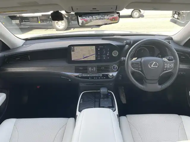レクサス ＬＳ 500h Iパッケージ 兵庫県 2021(令3)年 0.5万km ソニッククォーツ ・ワンオーナー/・4WD/・OP サンルーフ/・内装：ホワイトレザー/・前席ヒーター/ベンチレーション/・ステアリングヒーター/・純正ナビ/・地デジ/DVD/BT/USB/AUX/・TVキャンセラー/・ステアリングリモコン/・パノラミックビューモニター/・デジタルインナーミラー/・ヘッドアップディスプレイ/・ビルトインETC/・オートLEDヘッドランプ/・全ドアイージークローザー/・ナノイーエアコン/・パワートランク/・純正19インチAW/・アドバンスドパーク/・レーダークルーズコントロール/・クリアランスソナー/・先行車発進お知らせ//PCS/LTA/BSM/PKSB/RCTA//RCD/LCA/FCTA/RSA/TPWS/AHS/・1か月/6か月/R4/5/6年レクサス点検記録簿