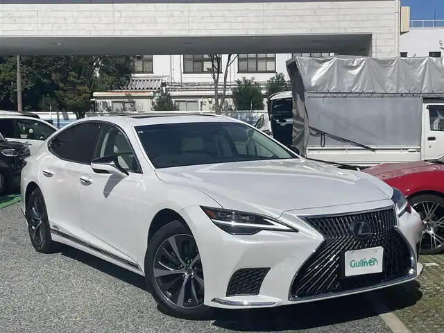 レクサス ＬＳ 500h Iパッケージ 兵庫県 2021(令3)年 0.5万km ソニッククォーツ ・ワンオーナー/・4WD/・OP サンルーフ/・内装：ホワイトレザー/・前席ヒーター/ベンチレーション/・ステアリングヒーター/・純正ナビ/・地デジ/DVD/BT/USB/AUX/・TVキャンセラー/・ステアリングリモコン/・パノラミックビューモニター/・デジタルインナーミラー/・ヘッドアップディスプレイ/・ビルトインETC/・オートLEDヘッドランプ/・全ドアイージークローザー/・ナノイーエアコン/・パワートランク/・純正19インチAW/・アドバンスドパーク/・レーダークルーズコントロール/・クリアランスソナー/・先行車発進お知らせ//PCS/LTA/BSM/PKSB/RCTA//RCD/LCA/FCTA/RSA/TPWS/AHS/・1か月/6か月/R4/5/6年レクサス点検記録簿