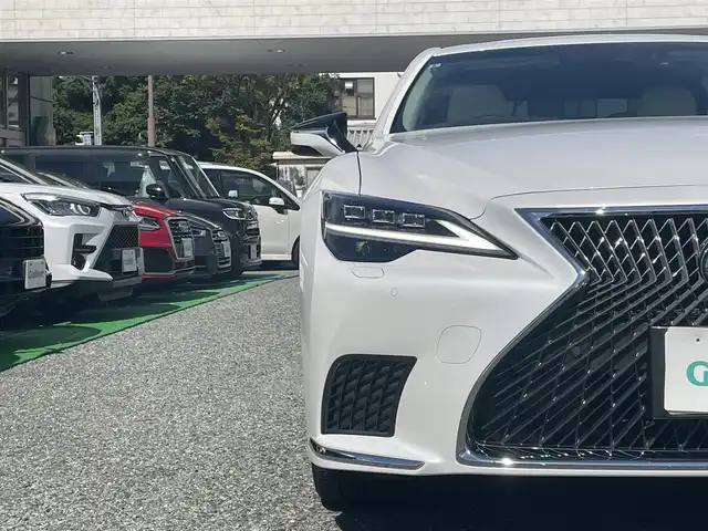 レクサス ＬＳ 500h Iパッケージ 兵庫県 2021(令3)年 0.5万km ソニッククォーツ ・ワンオーナー/・4WD/・OP サンルーフ/・内装：ホワイトレザー/・前席ヒーター/ベンチレーション/・ステアリングヒーター/・純正ナビ/・地デジ/DVD/BT/USB/AUX/・TVキャンセラー/・ステアリングリモコン/・パノラミックビューモニター/・デジタルインナーミラー/・ヘッドアップディスプレイ/・ビルトインETC/・オートLEDヘッドランプ/・全ドアイージークローザー/・ナノイーエアコン/・パワートランク/・純正19インチAW/・アドバンスドパーク/・レーダークルーズコントロール/・クリアランスソナー/・先行車発進お知らせ//PCS/LTA/BSM/PKSB/RCTA//RCD/LCA/FCTA/RSA/TPWS/AHS/・1か月/6か月/R4/5/6年レクサス点検記録簿