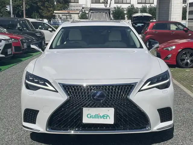 レクサス ＬＳ 500h Iパッケージ 兵庫県 2021(令3)年 0.5万km ソニッククォーツ ・ワンオーナー/・4WD/・OP サンルーフ/・内装：ホワイトレザー/・前席ヒーター/ベンチレーション/・ステアリングヒーター/・純正ナビ/・地デジ/DVD/BT/USB/AUX/・TVキャンセラー/・ステアリングリモコン/・パノラミックビューモニター/・デジタルインナーミラー/・ヘッドアップディスプレイ/・ビルトインETC/・オートLEDヘッドランプ/・全ドアイージークローザー/・ナノイーエアコン/・パワートランク/・純正19インチAW/・アドバンスドパーク/・レーダークルーズコントロール/・クリアランスソナー/・先行車発進お知らせ//PCS/LTA/BSM/PKSB/RCTA//RCD/LCA/FCTA/RSA/TPWS/AHS/・1か月/6か月/R4/5/6年レクサス点検記録簿