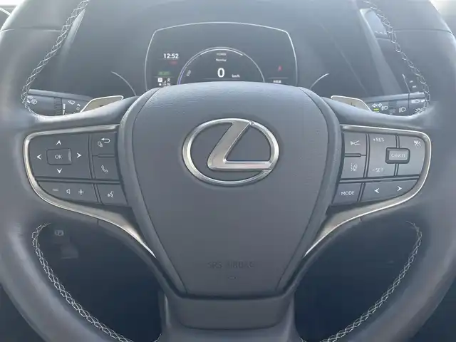 レクサス ＬＳ 500h Iパッケージ 兵庫県 2021(令3)年 0.5万km ソニッククォーツ ・ワンオーナー/・4WD/・OP サンルーフ/・内装：ホワイトレザー/・前席ヒーター/ベンチレーション/・ステアリングヒーター/・純正ナビ/・地デジ/DVD/BT/USB/AUX/・TVキャンセラー/・ステアリングリモコン/・パノラミックビューモニター/・デジタルインナーミラー/・ヘッドアップディスプレイ/・ビルトインETC/・オートLEDヘッドランプ/・全ドアイージークローザー/・ナノイーエアコン/・パワートランク/・純正19インチAW/・アドバンスドパーク/・レーダークルーズコントロール/・クリアランスソナー/・先行車発進お知らせ//PCS/LTA/BSM/PKSB/RCTA//RCD/LCA/FCTA/RSA/TPWS/AHS/・1か月/6か月/R4/5/6年レクサス点検記録簿