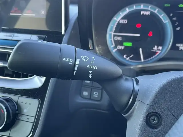 トヨタ クラウン ハイブリッド RS 宮崎県 2020(令2)年 4.1万km エモーショナルレッドⅡ 〇純正12.3インチワイドディスプレイナビ/〇フルセグTV/〇バックカメラ/〇パノラミックビューモニター/〇ビルトインETC2.0/〇ドライブレコーダー/〇レーダークルーズコントロール/〇コーナーセンサー/〇セーフティパッケージプラス/〇SRSエアバッグ/〇三眼LEDヘッドランプ/〇ヘッドアップディスプレイ/〇左右独立温度調整オートエアコン/〇革巻きステアリングホイール/ステアリングヒーター/〇ブラック合皮/ファブリックコンビシート/〇パワーシート/シートヒーター/〇純正18インチアルミホイール/〇スマートエントリー/スタートシステム/〇スペアキー/〇禁煙車