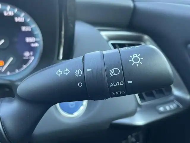 トヨタ クラウン ハイブリッド RS 宮崎県 2020(令2)年 4.1万km エモーショナルレッドⅡ 〇純正12.3インチワイドディスプレイナビ/〇フルセグTV/〇バックカメラ/〇パノラミックビューモニター/〇ビルトインETC2.0/〇ドライブレコーダー/〇レーダークルーズコントロール/〇コーナーセンサー/〇セーフティパッケージプラス/〇SRSエアバッグ/〇三眼LEDヘッドランプ/〇ヘッドアップディスプレイ/〇左右独立温度調整オートエアコン/〇革巻きステアリングホイール/ステアリングヒーター/〇ブラック合皮/ファブリックコンビシート/〇パワーシート/シートヒーター/〇純正18インチアルミホイール/〇スマートエントリー/スタートシステム/〇スペアキー/〇禁煙車