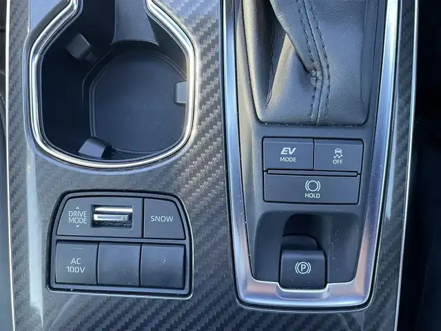 トヨタ クラウン ハイブリッド RS 宮崎県 2020(令2)年 4.1万km エモーショナルレッドⅡ 〇純正12.3インチワイドディスプレイナビ/〇フルセグTV/〇バックカメラ/〇パノラミックビューモニター/〇ビルトインETC2.0/〇ドライブレコーダー/〇レーダークルーズコントロール/〇コーナーセンサー/〇セーフティパッケージプラス/〇SRSエアバッグ/〇三眼LEDヘッドランプ/〇ヘッドアップディスプレイ/〇左右独立温度調整オートエアコン/〇革巻きステアリングホイール/ステアリングヒーター/〇ブラック合皮/ファブリックコンビシート/〇パワーシート/シートヒーター/〇純正18インチアルミホイール/〇スマートエントリー/スタートシステム/〇スペアキー/〇禁煙車