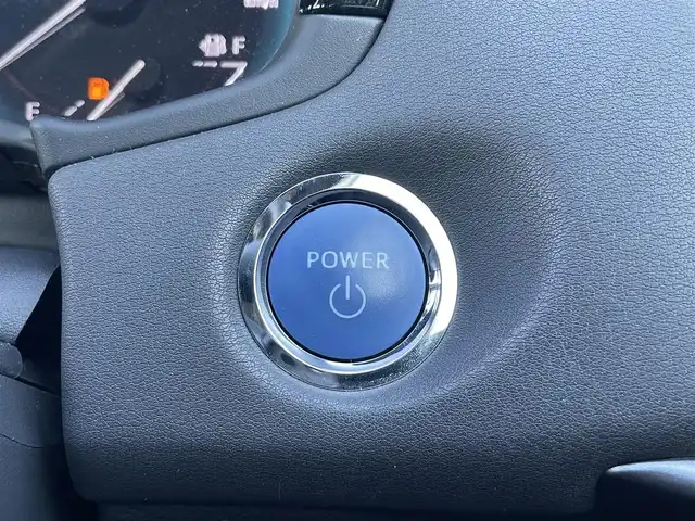 トヨタ クラウン ハイブリッド RS 宮崎県 2020(令2)年 4.1万km エモーショナルレッドⅡ 〇純正12.3インチワイドディスプレイナビ/〇フルセグTV/〇バックカメラ/〇パノラミックビューモニター/〇ビルトインETC2.0/〇ドライブレコーダー/〇レーダークルーズコントロール/〇コーナーセンサー/〇セーフティパッケージプラス/〇SRSエアバッグ/〇三眼LEDヘッドランプ/〇ヘッドアップディスプレイ/〇左右独立温度調整オートエアコン/〇革巻きステアリングホイール/ステアリングヒーター/〇ブラック合皮/ファブリックコンビシート/〇パワーシート/シートヒーター/〇純正18インチアルミホイール/〇スマートエントリー/スタートシステム/〇スペアキー/〇禁煙車