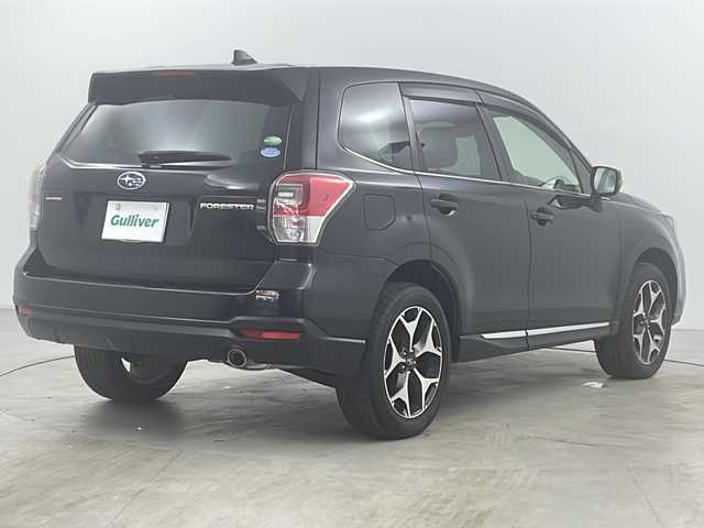 スバル フォレスター S－リミテッド 道央・札幌 2017(平29)年 2.7万km クリスタルブラックシリカ ・純正ナビ&BT&CD&DVD&TV/・バックカメラ/・アイサイト/・レーダークルーズコントロール/・ブラインドスポットモニター/・コーナーセンサー/・横滑り防止装置/・SI-DRIVE/・X-MODE/・フロントワイパーデアイサー/・前席シートヒーター/・前席パワーシート/・ハーフレザーシート/・社外ETC/・電動格納ミラー/・ドアミラーヒーター/・パドルシフト/・純正フロアマット/・LEDヘッドライト/・オートライト/・スマートキー/・スペアキー/・保証書