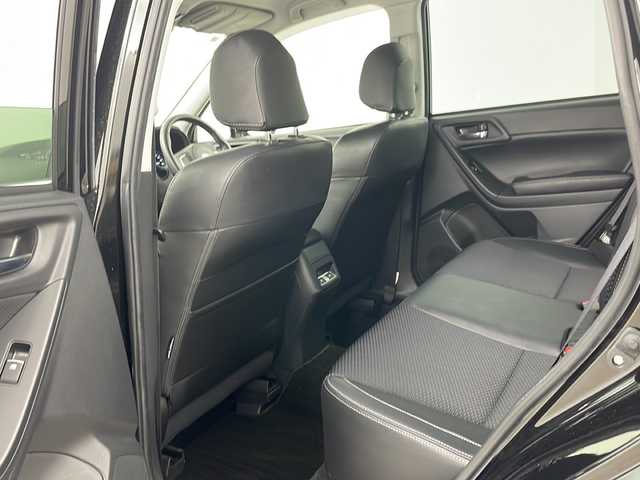 スバル フォレスター S－リミテッド 道央・札幌 2017(平29)年 2.7万km クリスタルブラックシリカ ・純正ナビ&BT&CD&DVD&TV/・バックカメラ/・アイサイト/・レーダークルーズコントロール/・ブラインドスポットモニター/・コーナーセンサー/・横滑り防止装置/・SI-DRIVE/・X-MODE/・フロントワイパーデアイサー/・前席シートヒーター/・前席パワーシート/・ハーフレザーシート/・社外ETC/・電動格納ミラー/・ドアミラーヒーター/・パドルシフト/・純正フロアマット/・LEDヘッドライト/・オートライト/・スマートキー/・スペアキー/・保証書