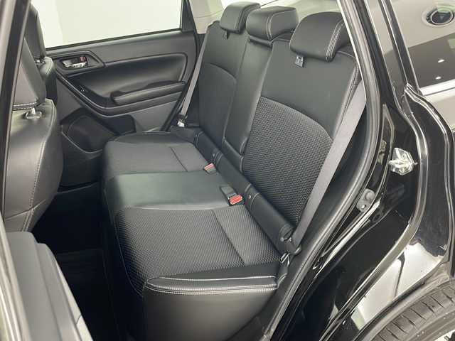 スバル フォレスター S－リミテッド 道央・札幌 2017(平29)年 2.7万km クリスタルブラックシリカ ・純正ナビ&BT&CD&DVD&TV/・バックカメラ/・アイサイト/・レーダークルーズコントロール/・ブラインドスポットモニター/・コーナーセンサー/・横滑り防止装置/・SI-DRIVE/・X-MODE/・フロントワイパーデアイサー/・前席シートヒーター/・前席パワーシート/・ハーフレザーシート/・社外ETC/・電動格納ミラー/・ドアミラーヒーター/・パドルシフト/・純正フロアマット/・LEDヘッドライト/・オートライト/・スマートキー/・スペアキー/・保証書