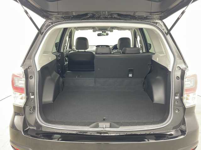 スバル フォレスター S－リミテッド 道央・札幌 2017(平29)年 2.7万km クリスタルブラックシリカ ・純正ナビ&BT&CD&DVD&TV/・バックカメラ/・アイサイト/・レーダークルーズコントロール/・ブラインドスポットモニター/・コーナーセンサー/・横滑り防止装置/・SI-DRIVE/・X-MODE/・フロントワイパーデアイサー/・前席シートヒーター/・前席パワーシート/・ハーフレザーシート/・社外ETC/・電動格納ミラー/・ドアミラーヒーター/・パドルシフト/・純正フロアマット/・LEDヘッドライト/・オートライト/・スマートキー/・スペアキー/・保証書