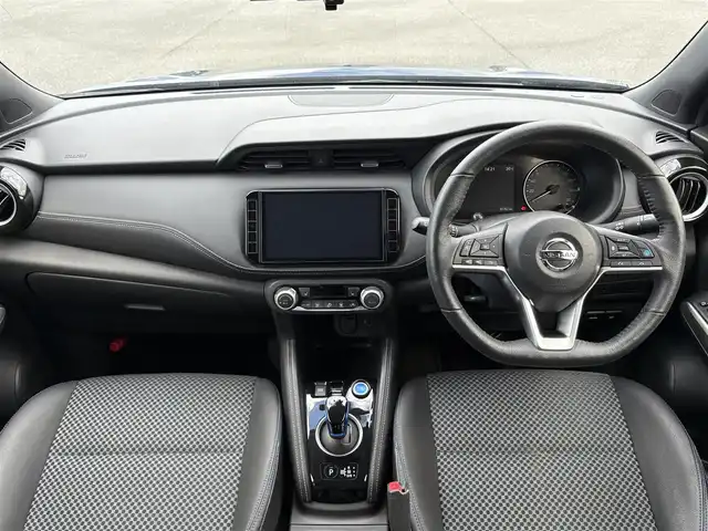 日産 キックス X 山口県 2020(令2)年 6.2万km ダークブルー 純正９インチメモリナビ/フルセグTV/CD/SD/BT/アラウンドビューモニター/インテリジェントルームミラー/セーフティアシスト/プロパイロット/インテリジェントエマージェンシーブレーキ/踏み間違え防止アシスト/車線逸脱警報/車線逸脱防止支援システム/ふらつき警報/LEDオートヘッドライト/ハイビームアシスト/ETC/プッシュスタート