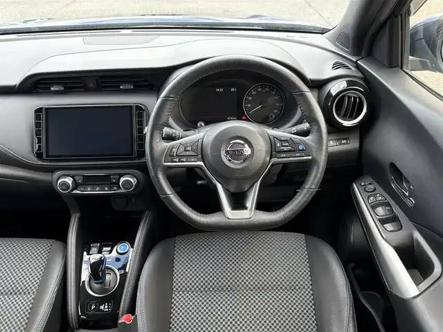 日産 キックス X 山口県 2020(令2)年 6.2万km ダークブルー 純正９インチメモリナビ/フルセグTV/CD/SD/BT/アラウンドビューモニター/インテリジェントルームミラー/セーフティアシスト/プロパイロット/インテリジェントエマージェンシーブレーキ/踏み間違え防止アシスト/車線逸脱警報/車線逸脱防止支援システム/ふらつき警報/LEDオートヘッドライト/ハイビームアシスト/ETC/プッシュスタート