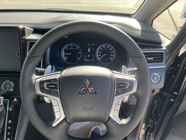 三菱 デリカＤ：５ シャモニー 石川県 2025(令7)年 0.1千km グラファイトグレーメタリック/ブラックマイカ 登録未使用車/禁煙車/4WD/e-Assist/アラウンドビューモニター/両側パワースライドドア/パワーバックドア/レーダークルーズコントロール/LEDオートライト/オートマチックハイビーム/ハーフレザーシート/前席シートヒーター/純正18インチアルミホイール/パドルシフト/アイドリングストップ/ステアリングヒーター/スペアキー/スマートキー