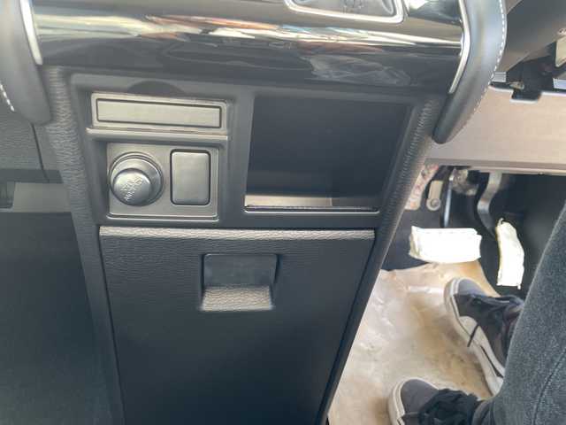 三菱 デリカＤ：５ シャモニー 石川県 2025(令7)年 0.1千km グラファイトグレーメタリック/ブラックマイカ 登録未使用車/禁煙車/4WD/e-Assist/アラウンドビューモニター/両側パワースライドドア/パワーバックドア/レーダークルーズコントロール/LEDオートライト/オートマチックハイビーム/ハーフレザーシート/前席シートヒーター/純正18インチアルミホイール/パドルシフト/アイドリングストップ/ステアリングヒーター/スペアキー/スマートキー