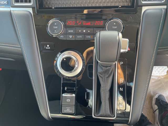 三菱 デリカＤ：５ シャモニー 石川県 2025(令7)年 0.1千km グラファイトグレーメタリック/ブラックマイカ 登録未使用車/禁煙車/4WD/e-Assist/アラウンドビューモニター/両側パワースライドドア/パワーバックドア/レーダークルーズコントロール/LEDオートライト/オートマチックハイビーム/ハーフレザーシート/前席シートヒーター/純正18インチアルミホイール/パドルシフト/アイドリングストップ/ステアリングヒーター/スペアキー/スマートキー