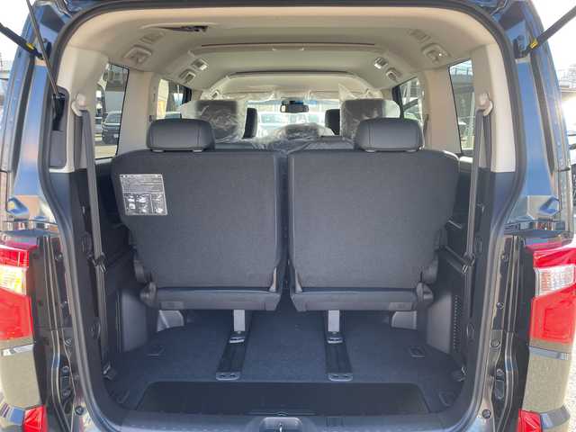 三菱 デリカＤ：５ シャモニー 石川県 2025(令7)年 0.1千km グラファイトグレーメタリック/ブラックマイカ 登録未使用車/禁煙車/4WD/e-Assist/アラウンドビューモニター/両側パワースライドドア/パワーバックドア/レーダークルーズコントロール/LEDオートライト/オートマチックハイビーム/ハーフレザーシート/前席シートヒーター/純正18インチアルミホイール/パドルシフト/アイドリングストップ/ステアリングヒーター/スペアキー/スマートキー