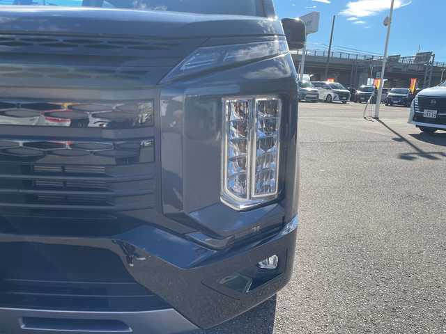 三菱 デリカＤ：５ シャモニー 石川県 2025(令7)年 0.1千km グラファイトグレーメタリック/ブラックマイカ 登録未使用車/禁煙車/4WD/e-Assist/アラウンドビューモニター/両側パワースライドドア/パワーバックドア/レーダークルーズコントロール/LEDオートライト/オートマチックハイビーム/ハーフレザーシート/前席シートヒーター/純正18インチアルミホイール/パドルシフト/アイドリングストップ/ステアリングヒーター/スペアキー/スマートキー