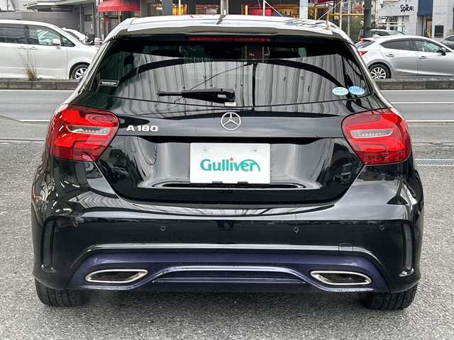 メルセデス・ベンツ Ａ１８０ スポーツ 埼玉県 2016(平28)年 4.5万km コスモスブラック ・レーダーセーフティパッケージ　/・ディストロニックプラス/・ブラインドスポットモニター/・ナビTV　DVD　BT　/・バックカメラ　/・ETC2.0　/・赤ステッチ黒ハーフレザーシート　/・シートヒーター　/・運転席メモリー付きパワーシート/・左右独立エアコン/・カーボン調インパネ/・アイドリングストップ/・クルーズコントロール/・パドルシフト　/・イルミネーションスカッフプレート/・パークトロニック/・スポーツサスペンション　/・純正18インチアルミ/・オートライト/・HIDヘットライト/・ヘットライトウォッシャー/・スマートキー/・プッシュスタート/・保証書/・取説