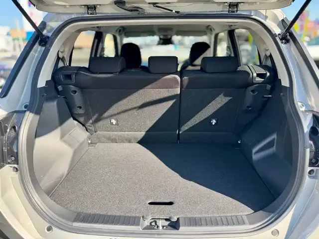 トヨタ ライズ X 滋賀県 2025(令7)年 0.4万km スムースグレーマイカメタリック ワンオーナー/Zグレード純正17インチアルミ/ディスプレイオーディオパッケージ/純正9インチディスプレイオーディオ/　フルセグ Bluetooth appleCarPlay/LEDフォグライト/デイライト/バックカメラ/スペアタイヤ/純正LEDヘッドランプ/スマートアシスト/衝突回避支援ブレーキ/衝突警報機能/車線逸脱警報機能/車線逸脱抑制制御機能/ふらつき警報/路側逸脱警報機能/ブレーキ制御付後発進抑制機能 前方・後方/先行者発進お知らせ機能/オートハイビーム/コーナーセンサー/純正フロアマット/スマートキー×2/プッシュスタート/