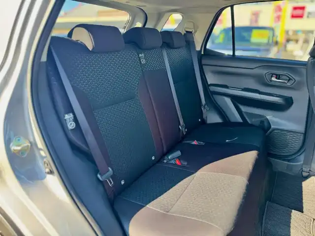 トヨタ ライズ X 滋賀県 2025(令7)年 0.4万km スムースグレーマイカメタリック ワンオーナー/Zグレード純正17インチアルミ/ディスプレイオーディオパッケージ/純正9インチディスプレイオーディオ/　フルセグ Bluetooth appleCarPlay/LEDフォグライト/デイライト/バックカメラ/スペアタイヤ/純正LEDヘッドランプ/スマートアシスト/衝突回避支援ブレーキ/衝突警報機能/車線逸脱警報機能/車線逸脱抑制制御機能/ふらつき警報/路側逸脱警報機能/ブレーキ制御付後発進抑制機能 前方・後方/先行者発進お知らせ機能/オートハイビーム/コーナーセンサー/純正フロアマット/スマートキー×2/プッシュスタート/