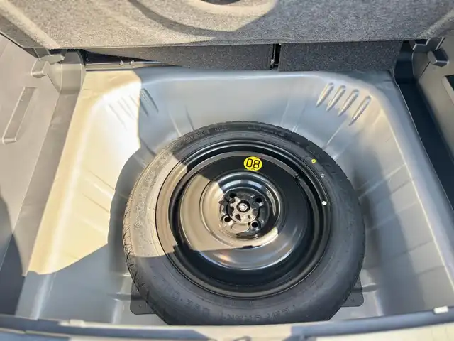 トヨタ ライズ X 滋賀県 2025(令7)年 0.4万km スムースグレーマイカメタリック ワンオーナー/Zグレード純正17インチアルミ/ディスプレイオーディオパッケージ/純正9インチディスプレイオーディオ/　フルセグ Bluetooth appleCarPlay/LEDフォグライト/デイライト/バックカメラ/スペアタイヤ/純正LEDヘッドランプ/スマートアシスト/衝突回避支援ブレーキ/衝突警報機能/車線逸脱警報機能/車線逸脱抑制制御機能/ふらつき警報/路側逸脱警報機能/ブレーキ制御付後発進抑制機能 前方・後方/先行者発進お知らせ機能/オートハイビーム/コーナーセンサー/純正フロアマット/スマートキー×2/プッシュスタート/