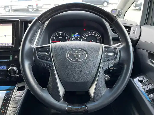 トヨタ ヴェルファイア Z Aエディション 岐阜県 2016(平28)年 11.1万km ホワイトパールクリスタルシャイン 4WD/ワンオーナー/純正9インチSDナビ/(フルセグテレビ.AM.FM.Bluetooth)/両側パワースライドドア/クルーズコントロール/バックカメラ/アイドリングストップ/エンジンスターター/ウィンカーミラー/オットマン/ドアバイザー/フォグランプ/プッシュスタート/ドライブレコーダー/ETC/純正18インチAW/純正フロアマット/保証書/取扱説明書/スペアキー