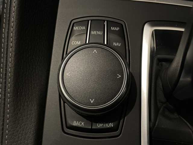 ＢＭＷ Ｘ６ xDrive50i Mスポーツ 新潟県 2019(令1)年 2.2万km アルピンホワイトⅢ 電動パノラマ・ガラス・サンルーフ/クラフテッド・クリスタル・フィニッシュ/BMWヘッドアップ・ディスプレイ/パーキング・アシスト・プラス：/・PDC／パーク・ディスタンス・コントロール/・パーキング・アシスト（並列・縦列）/・トップ・ビュー+3Dビュー/・サイド・ビュー・カメラ/・アクティブPDC／パーク・ディスタンス・コントロール/ドライビング・アシスト・プロフェッショナル：/・ACC／アクティブ・クルーズ・コントロール/・ステアリング&レーン・コントロール・アシスト/・レーン・ディパーチャー・ウォーニング（車線逸脱警告システム）/・前車接近警告機能/・衝突回避・被害軽減ブレーキ（事故回避アシスト付）/・後車衝突警告機能/・レーン・チェンジ・アシスト/・エマージェンシー・ストップ・アシスト/DSC／ダイナミック・スタビリティ・コントロール/HDC／ヒル・ディセント・コントロール/アダプティブLEDヘッドライト/オートマチック・テールゲート・オペレーション/xDriveステータス/４WD/HDD純正ナビ/Bluetooth/TV/FM/AM