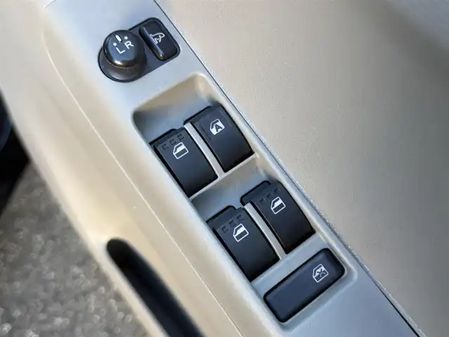 ダイハツ ムーヴ コンテ X 愛知県 2013(平25)年 6.3万km ブラックマイカメタリック /禁煙//ディーラー記録簿//社外メモリナビ//フルセグ//CD/DVD/SD/BT/USB/VTR/iPod/AM/FM//アイドリングストップ//ヘッドライトレベライザー//盗難防止//電格ミラー//純正フロアマット//純正ドアバイザー//スマートキー//保証書//取扱説明書//ナビ取説//スペアキー