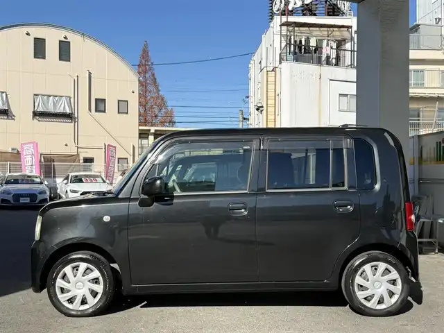 ダイハツ ムーヴ コンテ X 愛知県 2013(平25)年 6.3万km ブラックマイカメタリック /禁煙//ディーラー記録簿//社外メモリナビ//フルセグ//CD/DVD/SD/BT/USB/VTR/iPod/AM/FM//アイドリングストップ//ヘッドライトレベライザー//盗難防止//電格ミラー//純正フロアマット//純正ドアバイザー//スマートキー//保証書//取扱説明書//ナビ取説//スペアキー