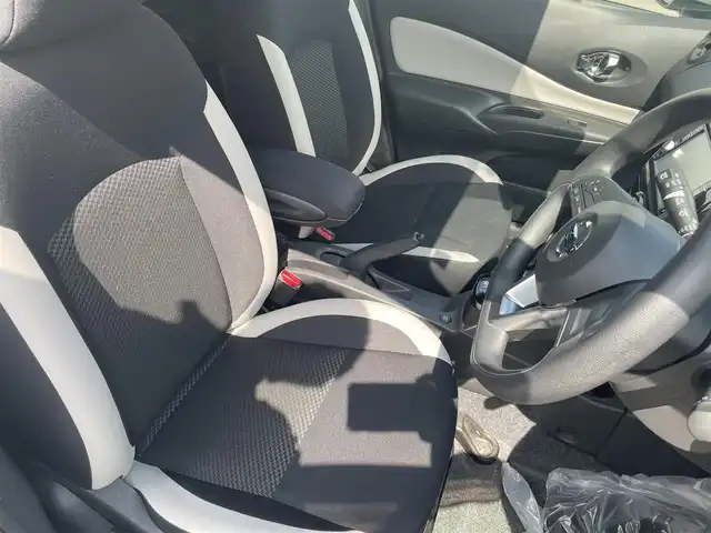 日産 ノート e－パワー X 愛媛県 2018(平30)年 3.6万km ブリリアントホワイトパール 純正ナビ/(Bluetooth/CD/SD/DVD/AUX/フルセグ)/ETC/アラウンドビューモニター/前方ドライブレコーダー/オートライト/オートマチックハイビーム/LEDヘッドライト/フォグランプ/レーンキープアシスト/デジタルインナーミラー/テレビキャンセラー/純正15インチアルミホイール/プッシュスタート/スマートキー/電動格納ミラー/純正フロアマット/純正ドアバイザー/横滑り防止装置/衝突被害軽減ブレーキ