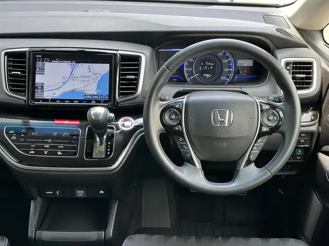 ホンダ オデッセイ ハイブリッド アブソルート ホンダセンシング 島根県 2020(令2)年 2.9万km プレミアムヴィーナスブラックP 純正9インチナビ/CD/DVD/DTV/Bluetooth/HDMI/USB/マルチビューカメラ /純正フリップダウンモニター/レーダークルーズコントロール/両側パワースライドドア/コーナーセンサー /LEDオートライト/ステアリングスイッチ/電子パーキング/ハーフレザー調シート/パワーシート/スマートキー/プッシュスタート /純正フロアマット/ドアバイザー