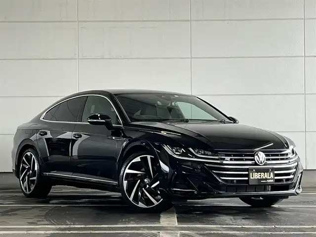 フォルクスワーゲン ＶＷ アルテオン TSI 4モーション Rライン 山形県 2022(令4)年 2.8万km 黒 純正ナビ/360°カメラ/フルセグTV/ALPINE後席モニター/アダプティブクルーズコントロール/シートヒーター/Rラインレザーシート/パドルシフト/ドライブレコーダー/純正AW付きスタッドレス車載/電動リアゲート/フットオープナー