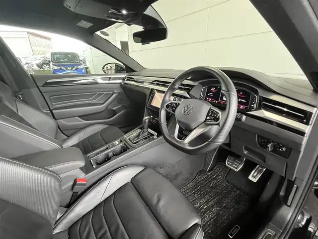 フォルクスワーゲン ＶＷ アルテオン TSI 4モーション Rライン 山形県 2022(令4)年 2.8万km 黒 純正ナビ/360°カメラ/フルセグTV/ALPINE後席モニター/アダプティブクルーズコントロール/シートヒーター/Rラインレザーシート/パドルシフト/ドライブレコーダー/純正AW付きスタッドレス車載/電動リアゲート/フットオープナー