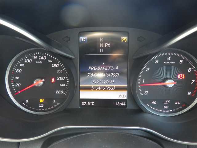 メルセデス・ベンツ Ｃ２００ ワゴン スポーツ 本革 千葉県 2015(平27)年 4.8万km ポーラホワイト PRE-SAFEブレーキ/レーンキープアシスト/ブラインドスポットアシスト/アテンションアシスト/ディストロニック/パワーバックドア/ブラックレザーシート/前席パワーシート/シートヒーター/純正HDDナビ/地デジTV/【DVD/CD再生機能　　Bluetooth接続】/バックカメラ/革巻きステアリング/ステアリングスイッチ/パドルシフト/ETC（DSRC）/LEDヘッドライト/フォグライト/ウインカーミラー/パークトロニック/純正18インチアルミホイル/サイド/カーテンエアバッグ/キーレスゴー