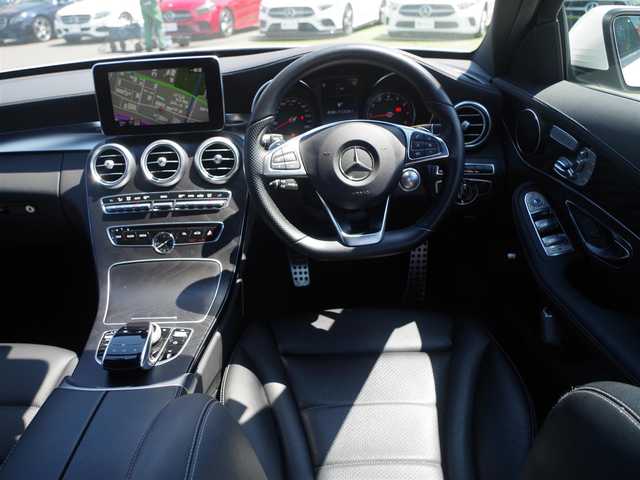 メルセデス・ベンツ Ｃ２００ ワゴン スポーツ 本革 千葉県 2015(平27)年 4.8万km ポーラホワイト PRE-SAFEブレーキ/レーンキープアシスト/ブラインドスポットアシスト/アテンションアシスト/ディストロニック/パワーバックドア/ブラックレザーシート/前席パワーシート/シートヒーター/純正HDDナビ/地デジTV/【DVD/CD再生機能　　Bluetooth接続】/バックカメラ/革巻きステアリング/ステアリングスイッチ/パドルシフト/ETC（DSRC）/LEDヘッドライト/フォグライト/ウインカーミラー/パークトロニック/純正18インチアルミホイル/サイド/カーテンエアバッグ/キーレスゴー