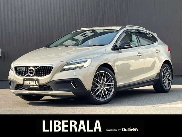 ボルボ Ｖ４０ クロスカントリー T5 AWD サマム 長野県 2018(平30)年 3.9万km ルミナスサンドメタリック ・harman/kardon /・茶革 /・ACC /・BLIS /・LKA /・純正ナビ /・Bカメラ/・PWシート /・シートH/・LEDヘッド/・ウッドパネル /・スマートキー /・ETC /・ブラウンレザーシート /・18インチAW /・luetooth /・パドルシフト /・コーナーセンサー